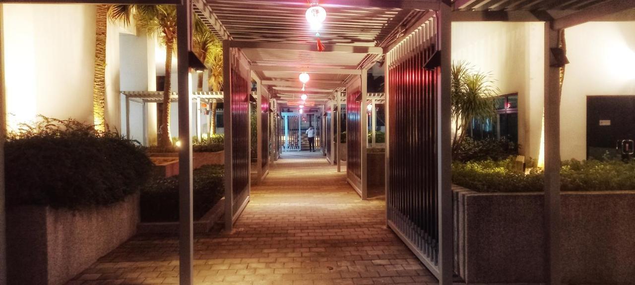 Luxe Suites At Skyloft Τζόχορ Μπάχρου Εξωτερικό φωτογραφία