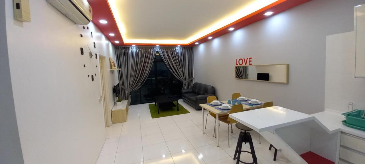 Luxe Suites At Skyloft Τζόχορ Μπάχρου Εξωτερικό φωτογραφία