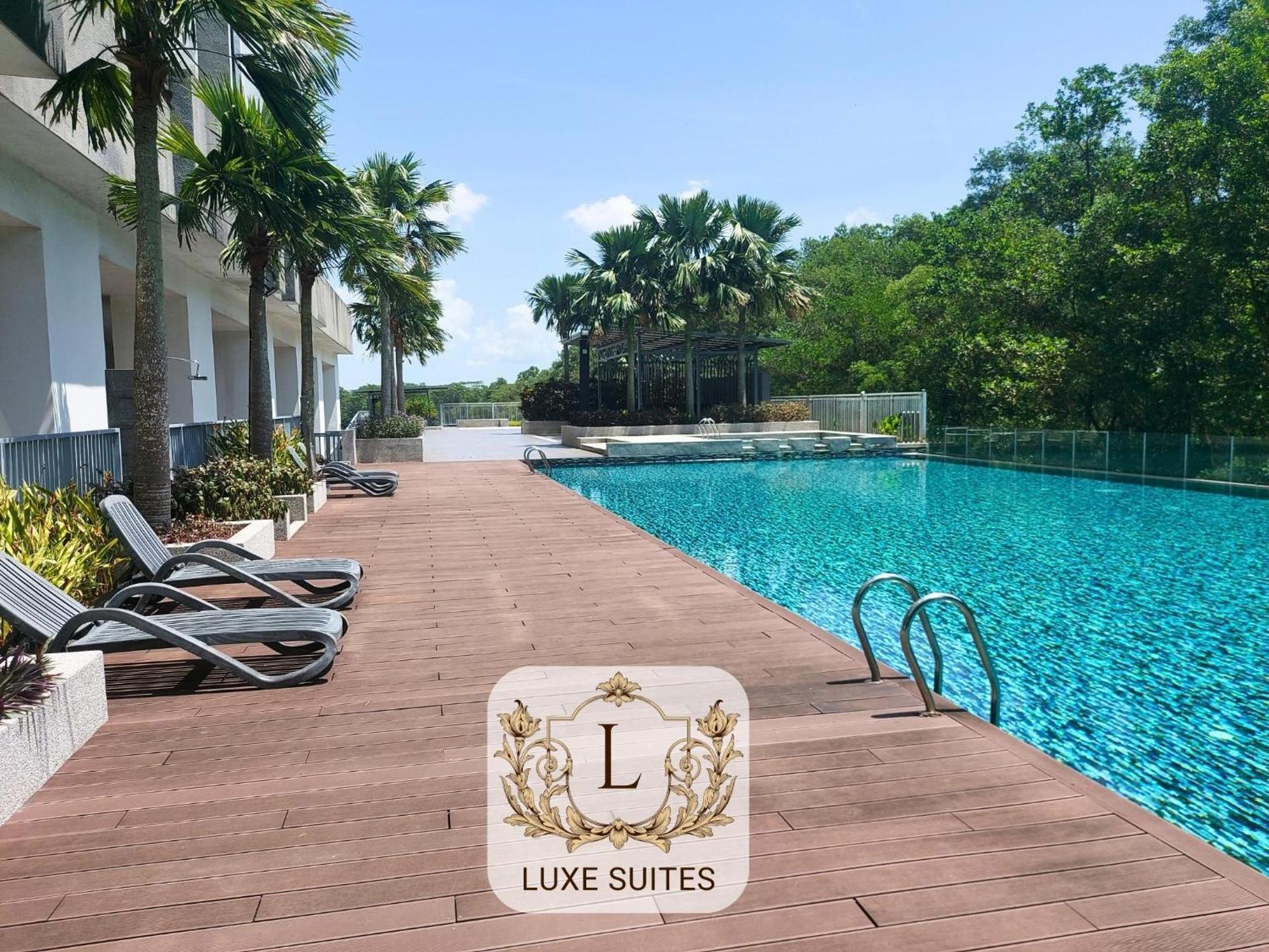 Luxe Suites At Skyloft Τζόχορ Μπάχρου Εξωτερικό φωτογραφία
