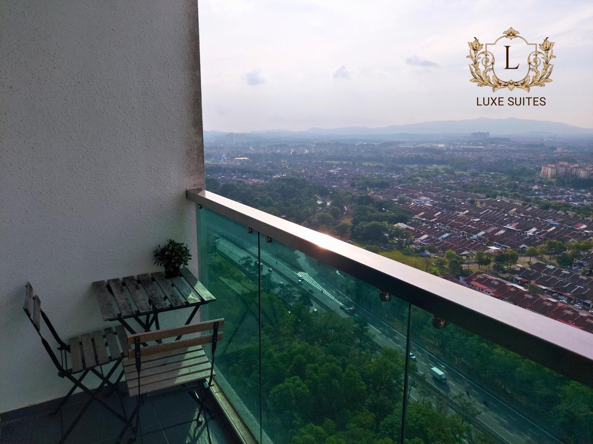 Luxe Suites At Skyloft Τζόχορ Μπάχρου Εξωτερικό φωτογραφία