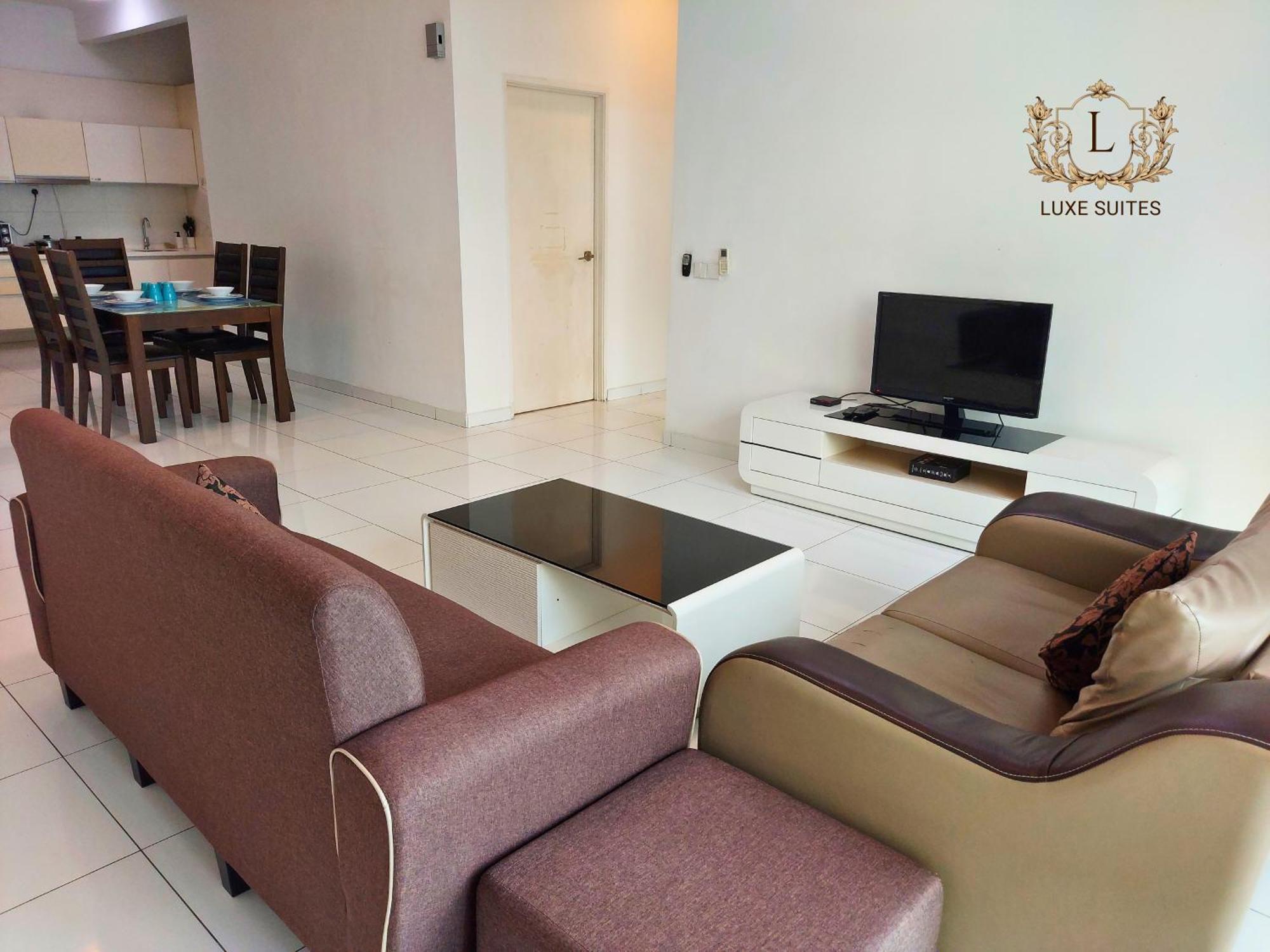 Luxe Suites At Skyloft Τζόχορ Μπάχρου Εξωτερικό φωτογραφία
