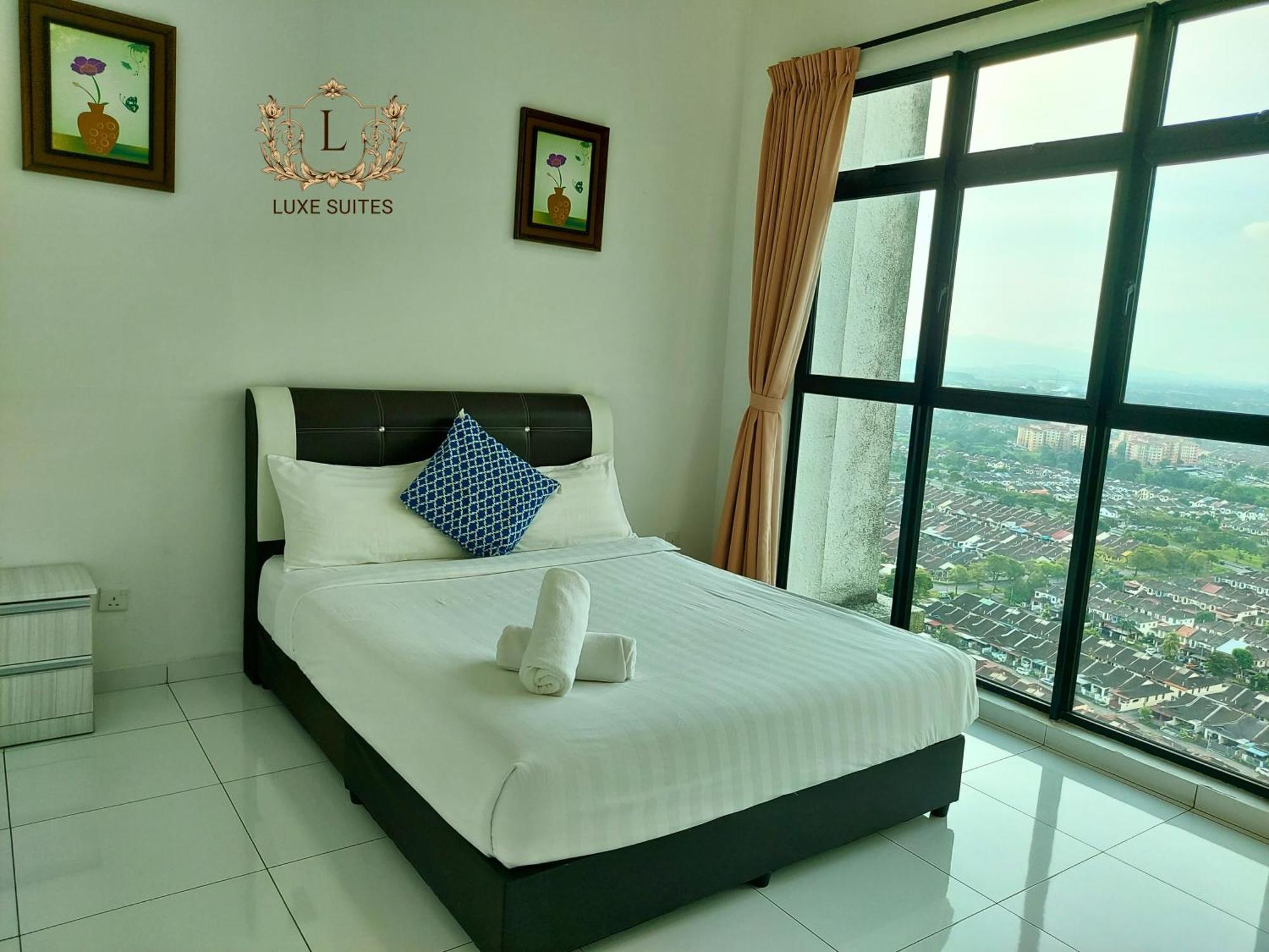 Luxe Suites At Skyloft Τζόχορ Μπάχρου Εξωτερικό φωτογραφία