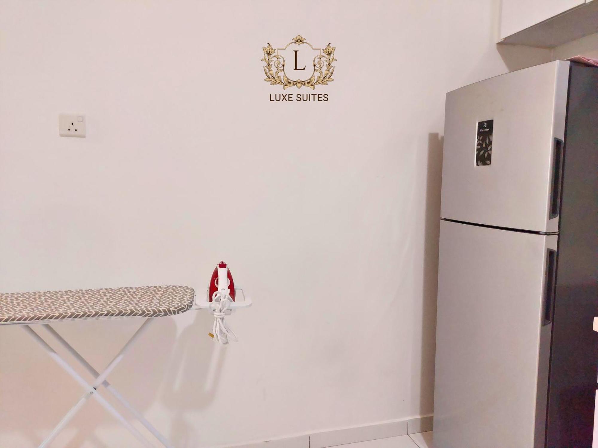 Luxe Suites At Skyloft Τζόχορ Μπάχρου Εξωτερικό φωτογραφία