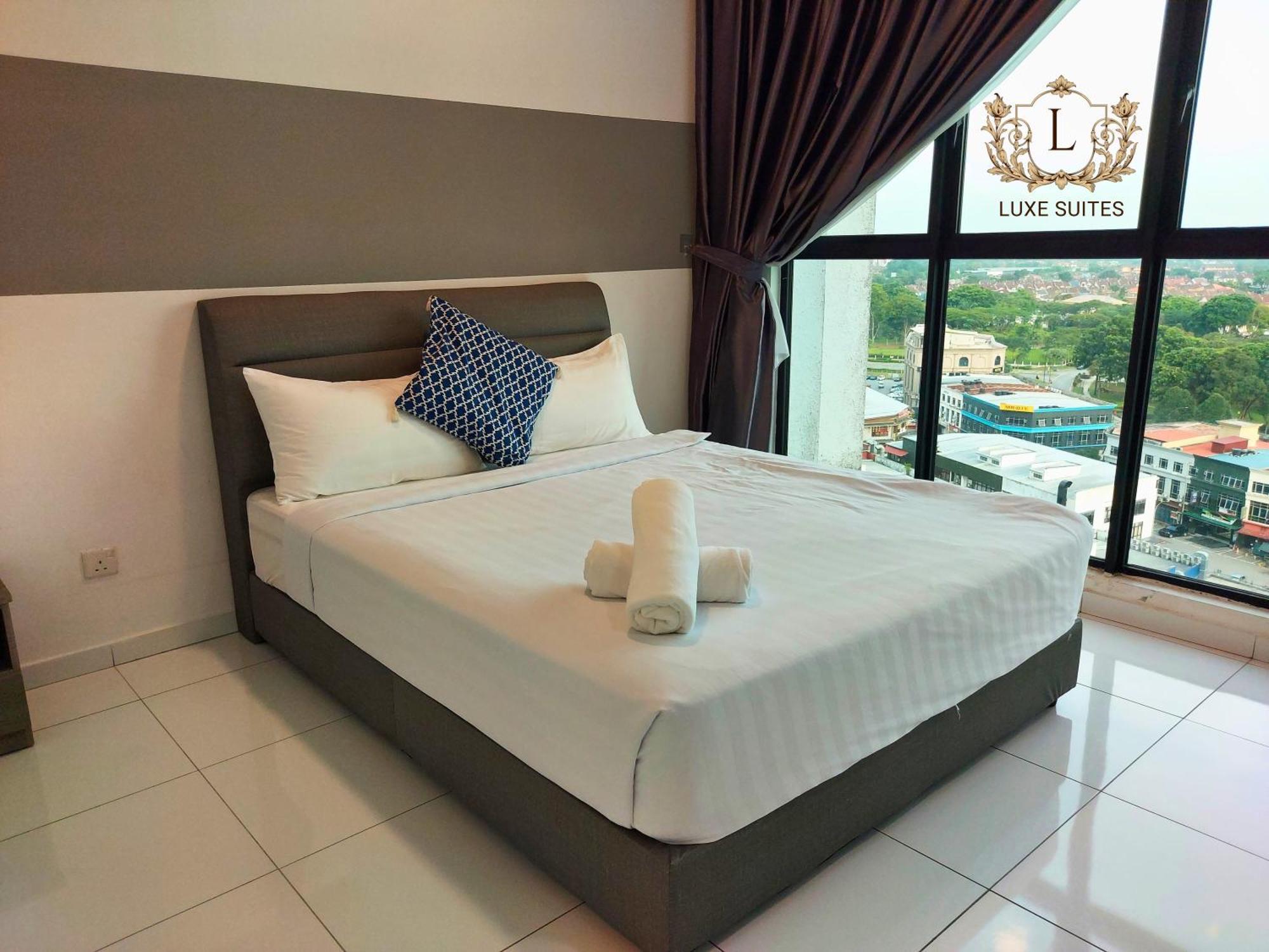 Luxe Suites At Skyloft Τζόχορ Μπάχρου Εξωτερικό φωτογραφία